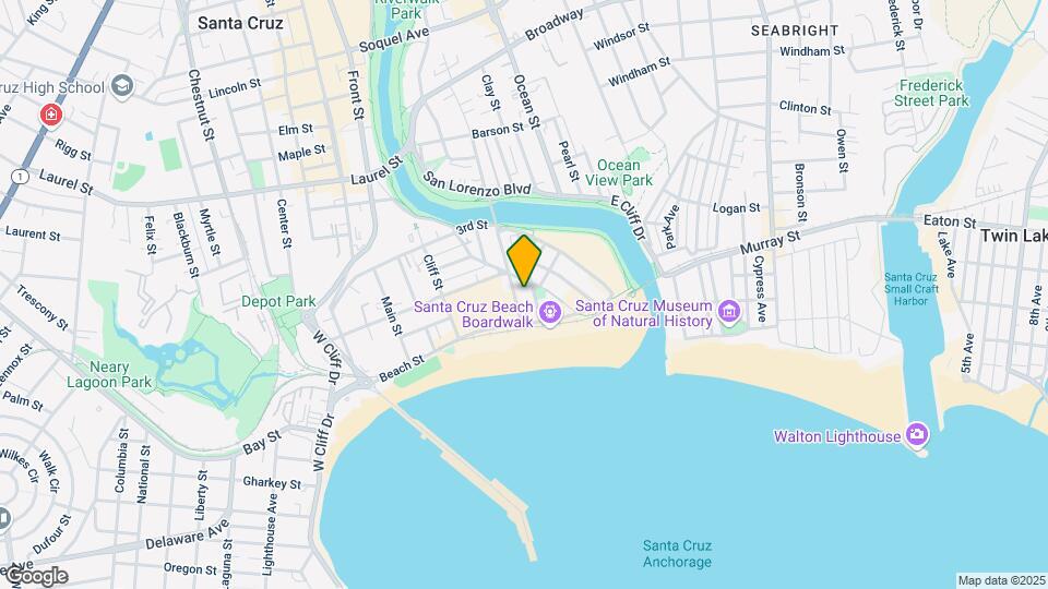 La Playa Apartments Map and Location Details