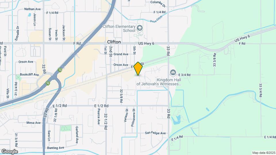 565 W Willow Ct Map and Location Details
