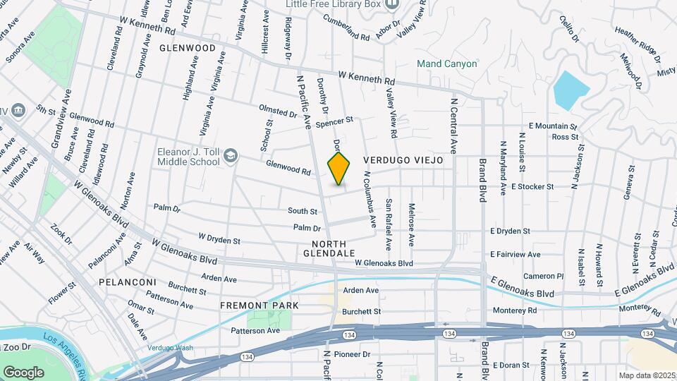 439 W Stocker Luxury Living Map and Location Details