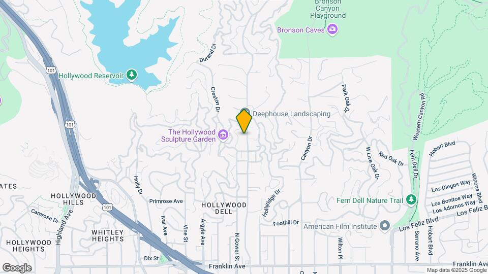 2441 N Beachwood Dr Mapa y Detalles de la Ubicación
