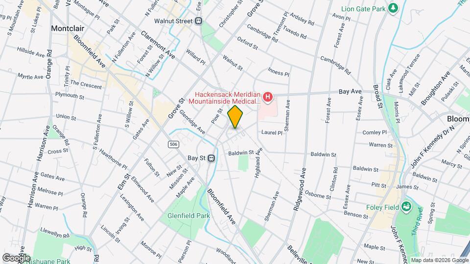 88 Bay St Map and Location Details