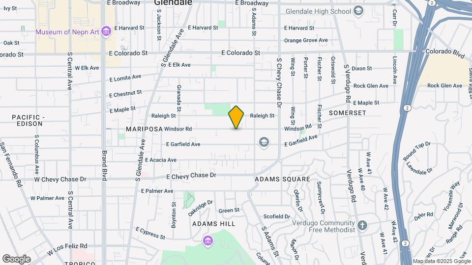 912 E Windsor Rd Mapa y Detalles de la Ubicación