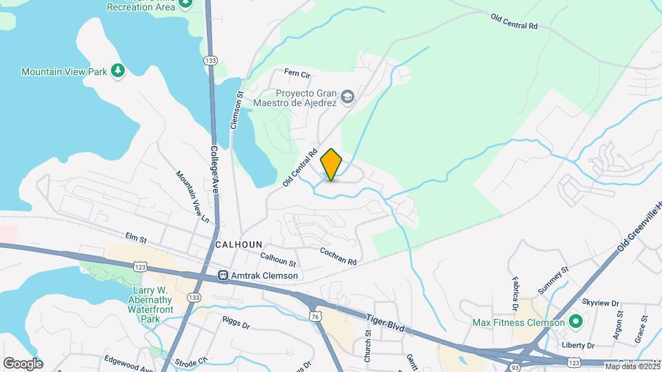 902 Creekside Dr Map and Location Details