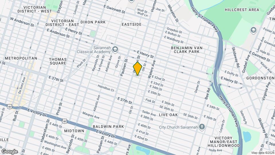 989 E 33rd St Map and Location Details