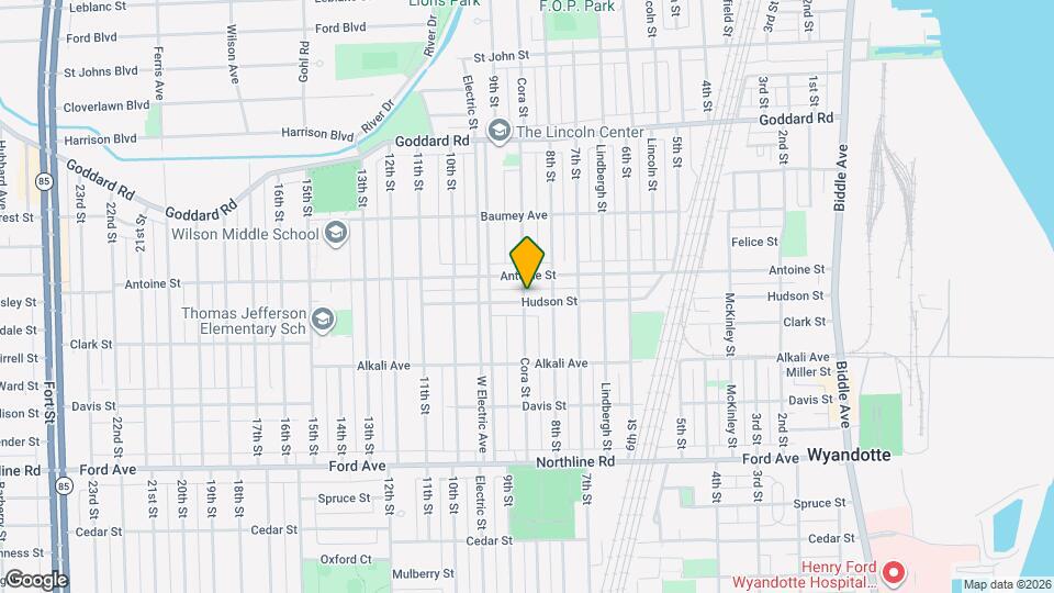 832 Hudson St Map and Location Details