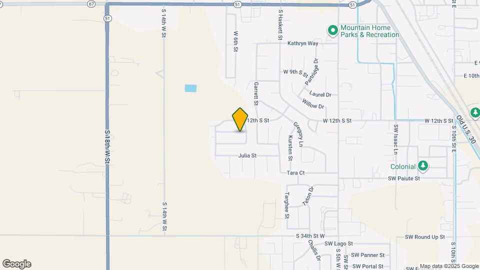 1025 SW Bonnie St Map and Location Details