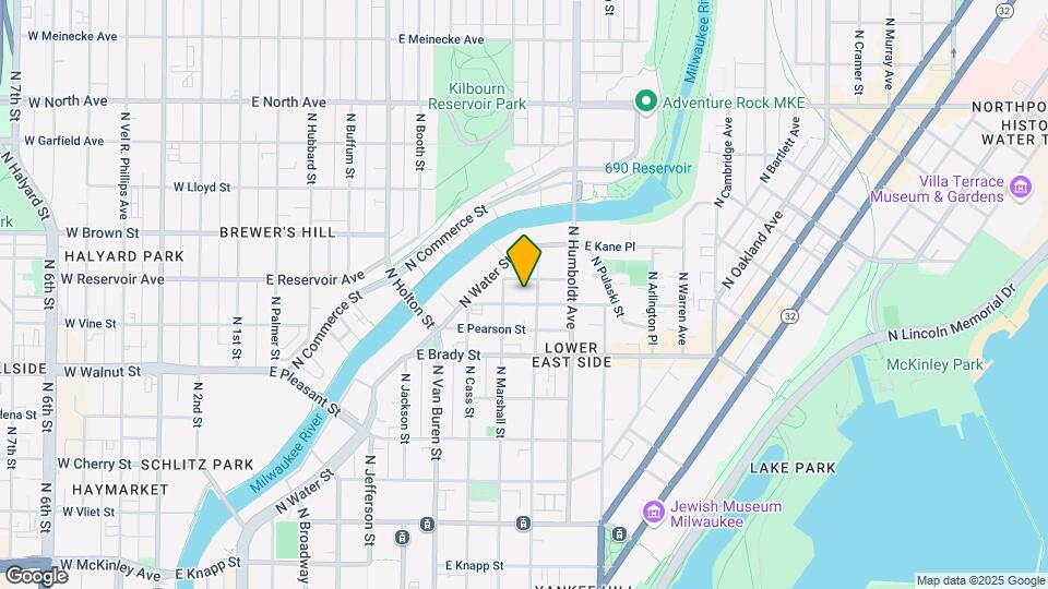 922 E Hamilton St Map and Location Details
