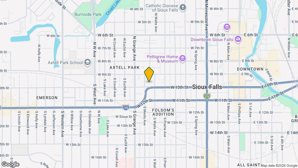 916 W 10th St Map and Location Details