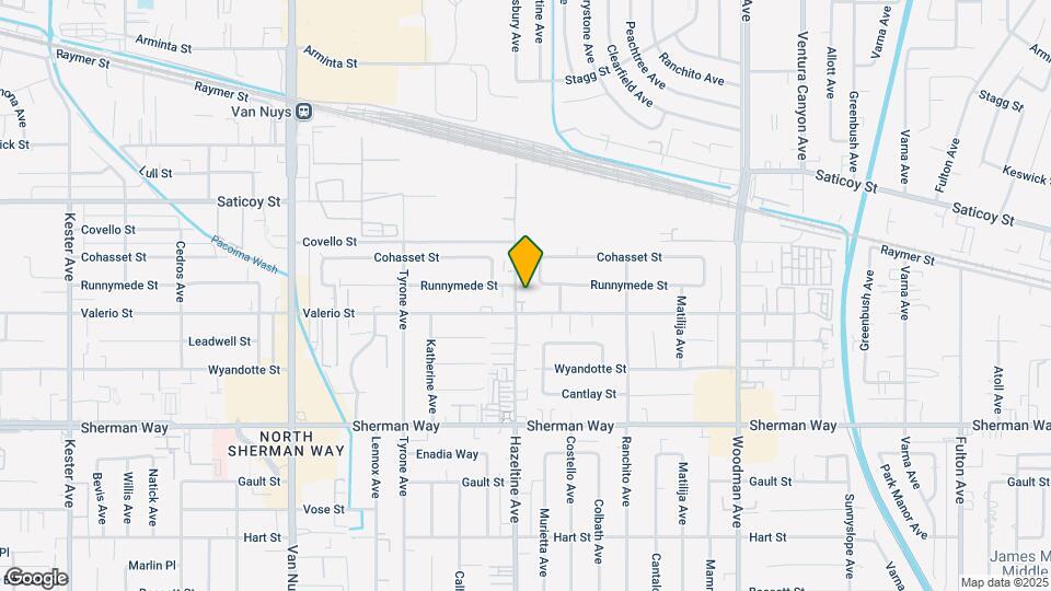 7416 Hazeltine Ave Map and Location Details