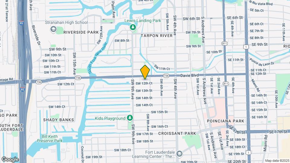 824 SW 12th Pl Map and Location Details