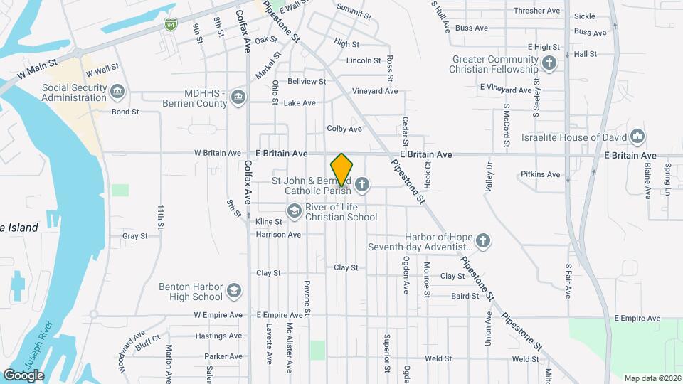 590 Pearl St Map and Location Details