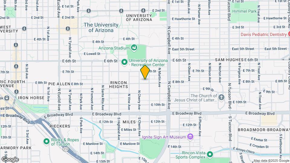 1625 E 8th St Map and Location Details