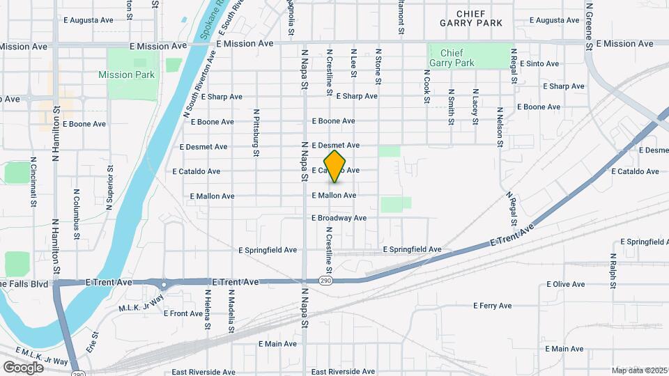 902 N Crestline St Map and Location Details