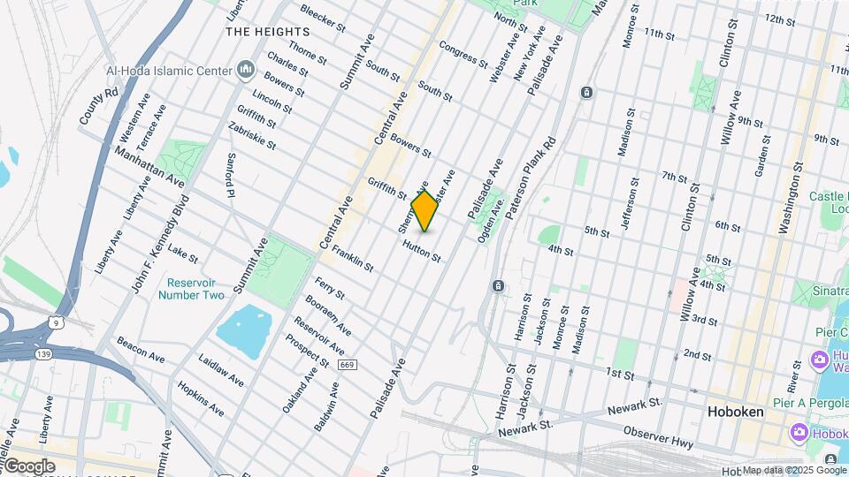 148 Webster Ave Map and Location Details
