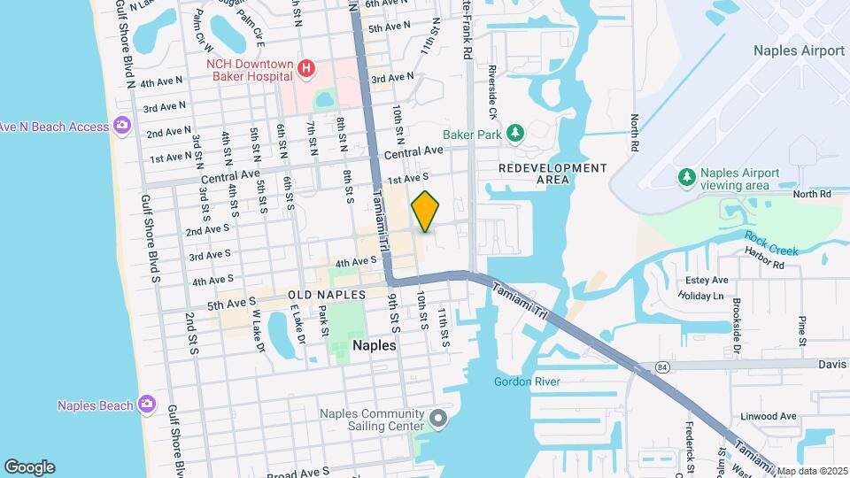 Naples Square Mapa y Detalles de la Ubicación