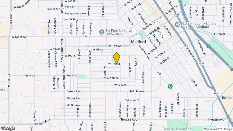 813 W 11th St Map and Location Details