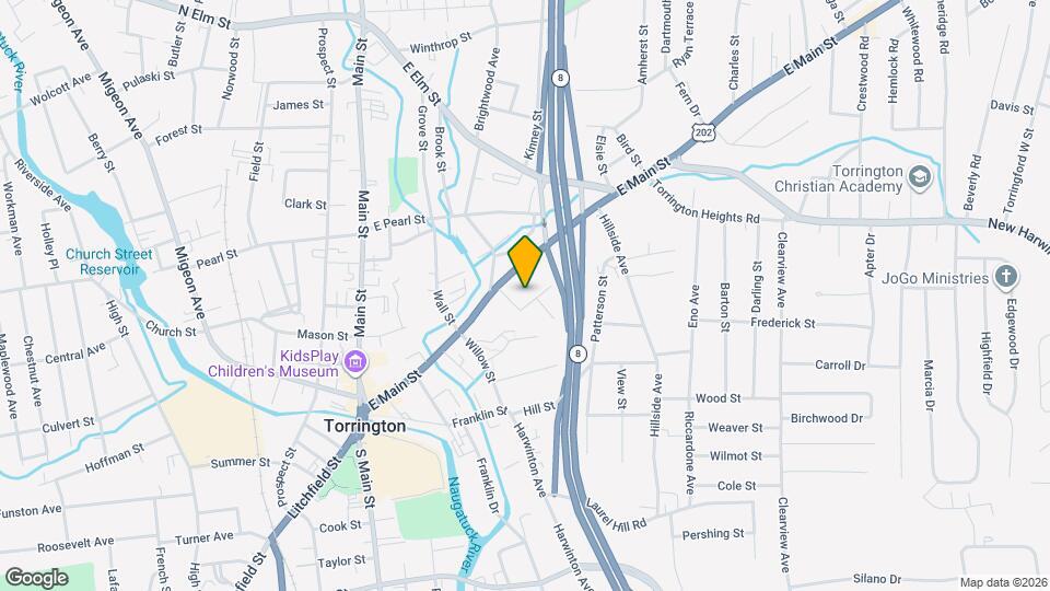 23 Farnham Ave Map and Location Details