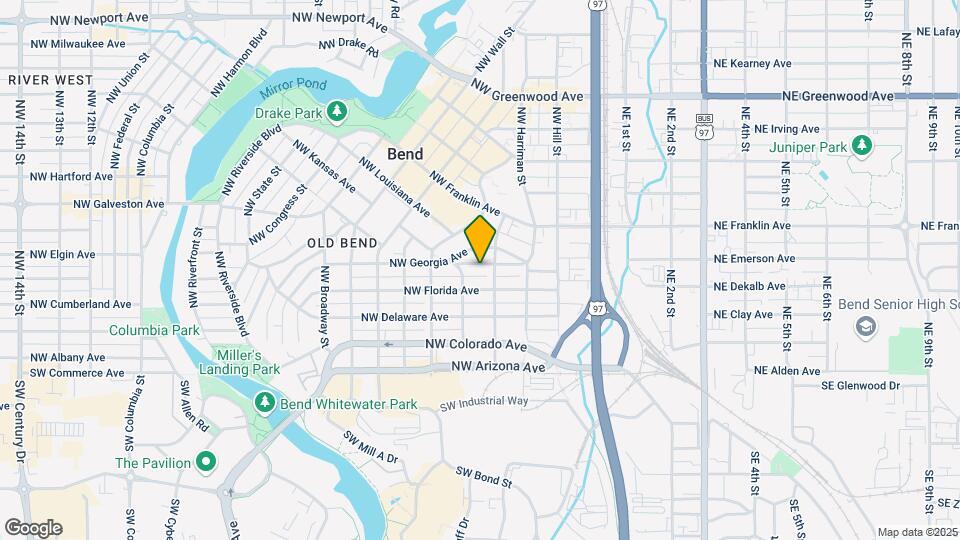 325 NW Hunter Pl Map and Location Details