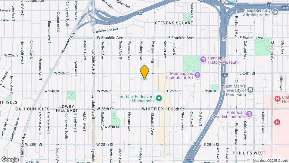 2421 Pillsbury Apartments Mapa y Detalles de la Ubicación