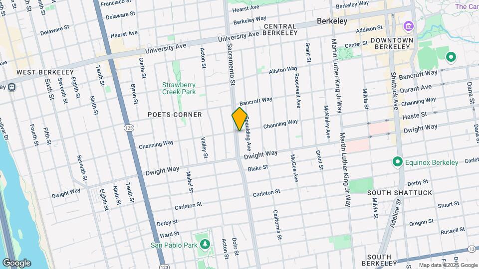 2405 Sacramento St Mapa y Detalles de la Ubicación