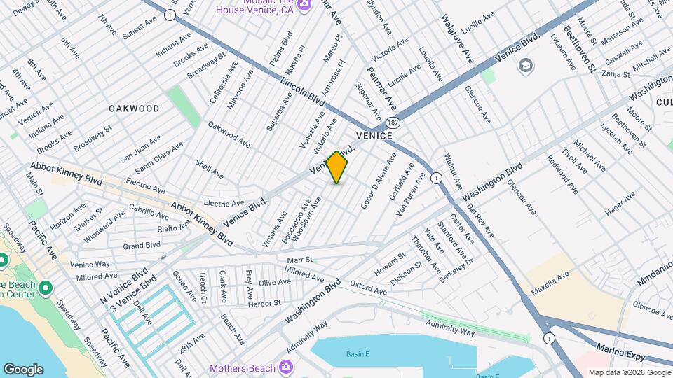 813 Crestmoore Pl Map and Location Details