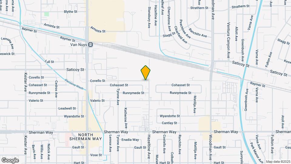 7503 Hazeltine Ave Map and Location Details