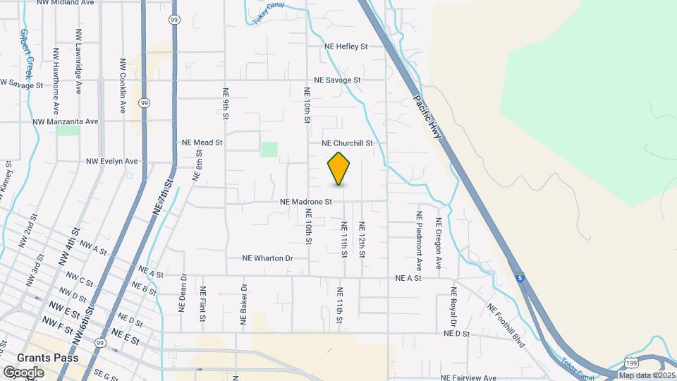 916 NE 11th St Map and Location Details