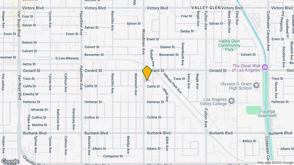 5912-5916 Woodman Ave Mapa y Detalles de la Ubicación