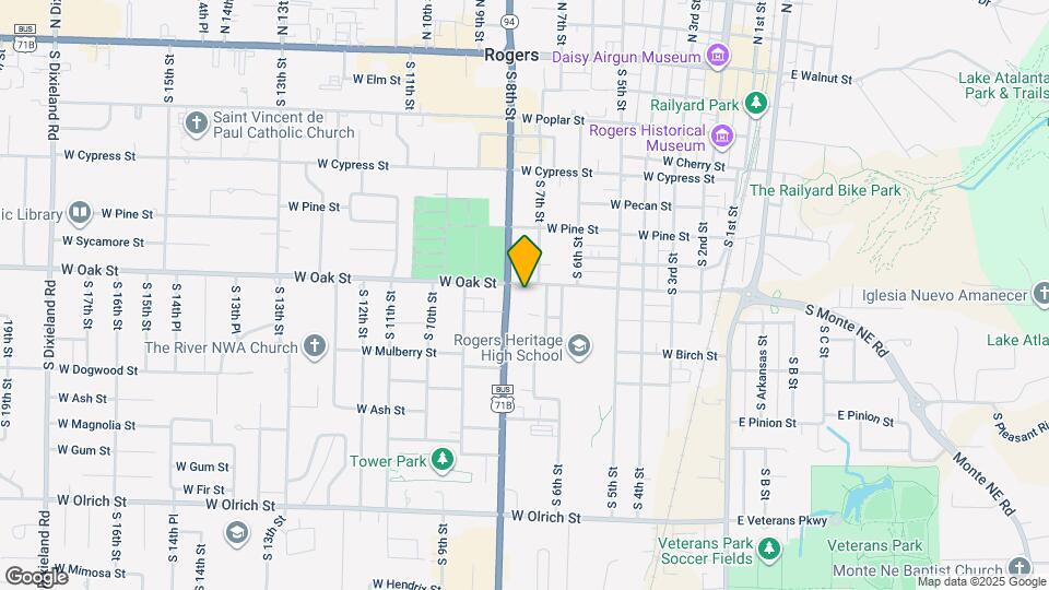 704 W Oak St Map and Location Details