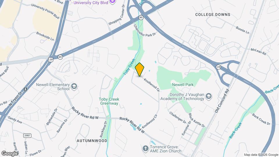 8203 Knollwood Cir Map and Location Details