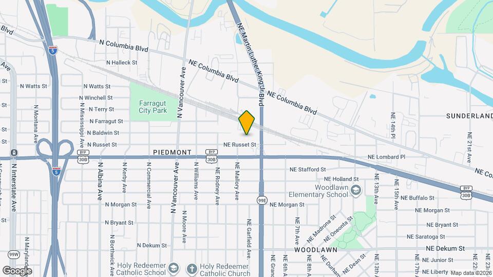 315-319 NE Russet St Map and Location Details