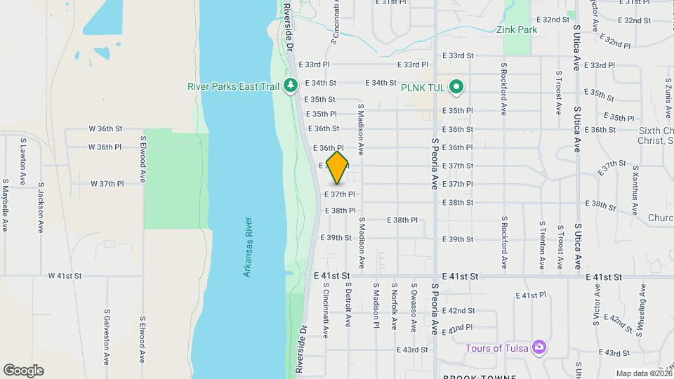 923 E 37th Pl Map and Location Details