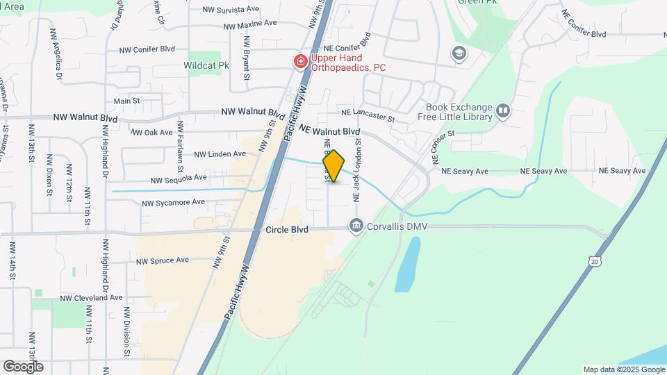 820 NE Woodcrest Ave Map and Location Details