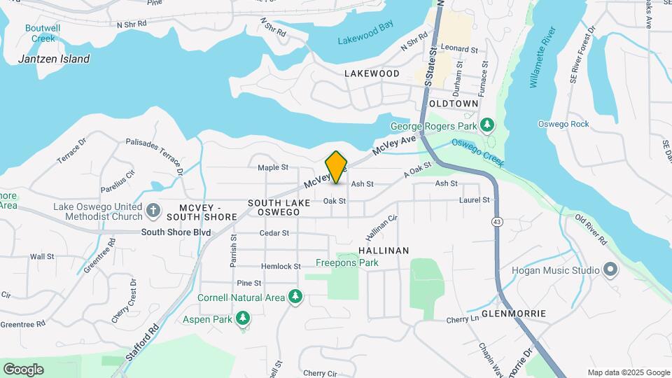 934 Ash St Map and Location Details