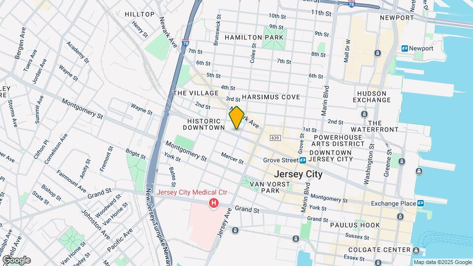 212 Christopher Columbus Dr, Unit 1 Mapa y Detalles de la Ubicación