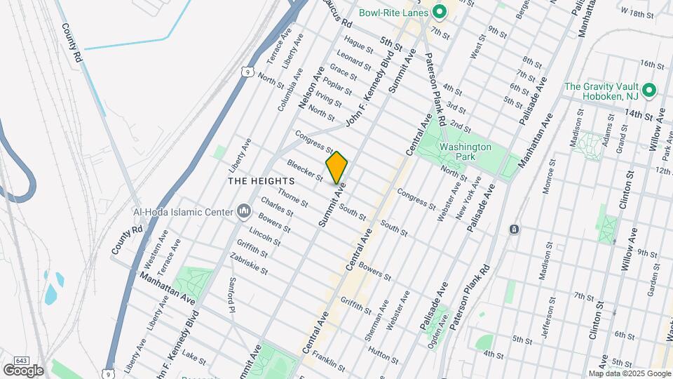 1053 SUMMIT Ave Map and Location Details