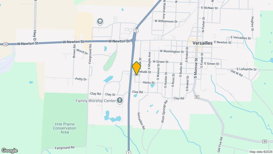 411 S Oak St Map and Location Details