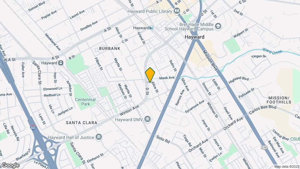 313-329 D St Mapa y Detalles de la Ubicación