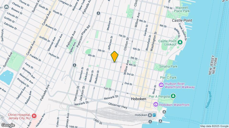 326 Grand St Mapa y Detalles de la Ubicación
