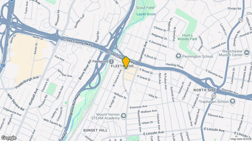 33 W Grand St Map and Location Details