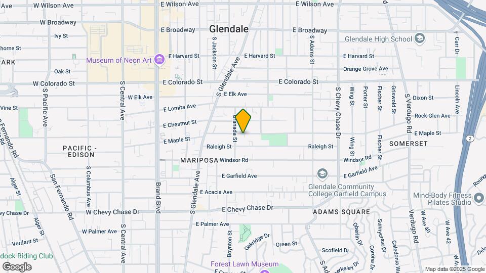 612 E Maple St Map and Location Details