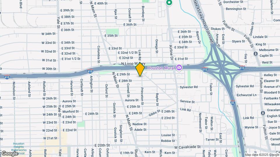 843 E 28th St Map and Location Details