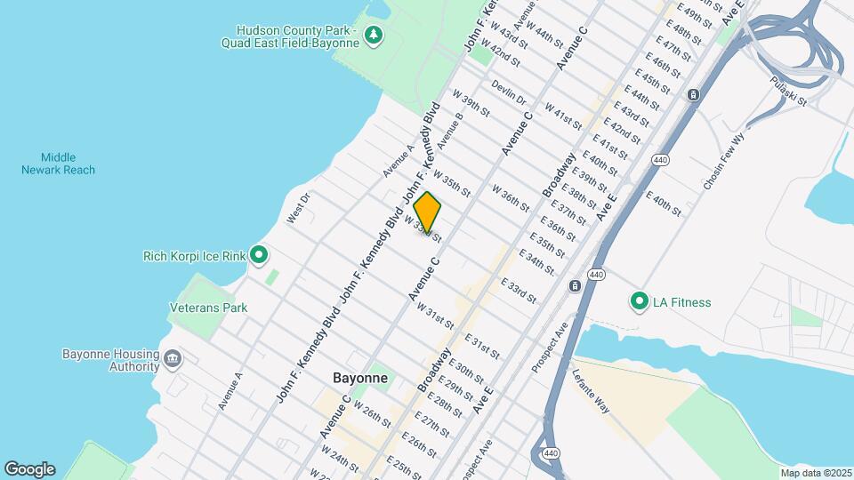 72 W 33rd St Map and Location Details