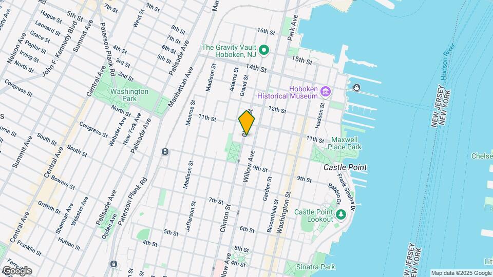 1031 Clinton St Map and Location Details