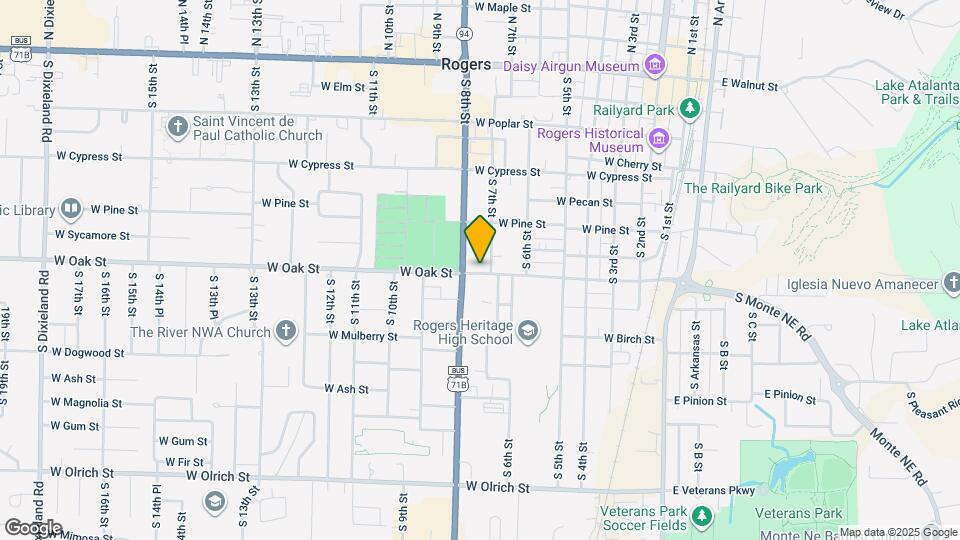 703 W Oak St Map and Location Details