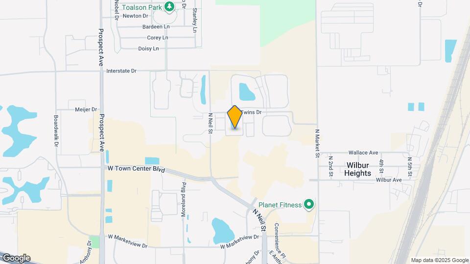 Carisbrooke Apartments in Champaign, IL