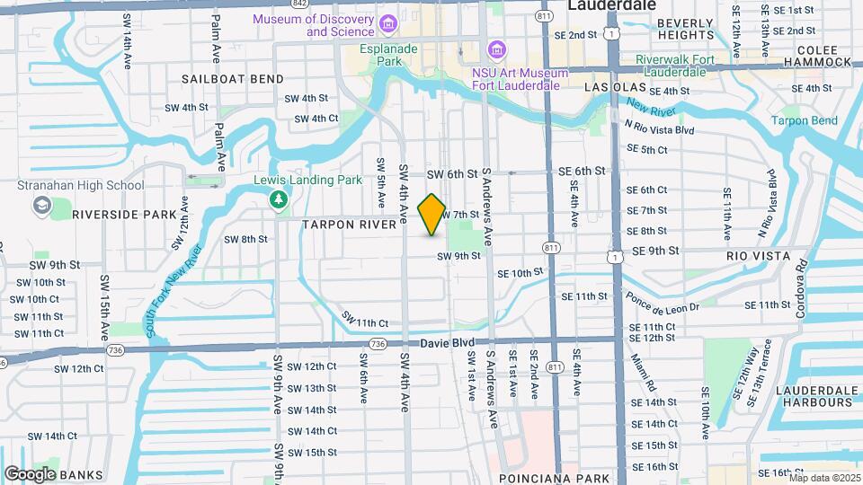 220 SW 8th St Mapa y Detalles de la Ubicación
