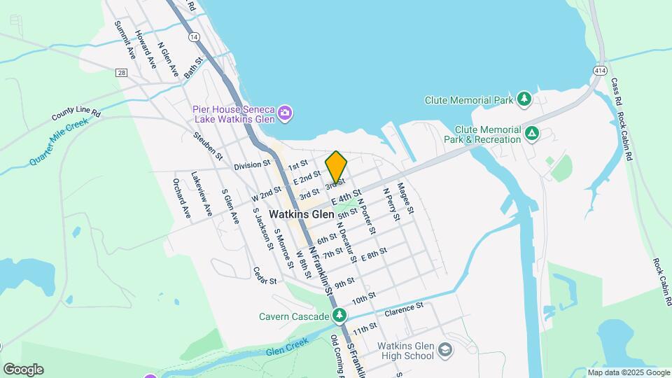 215 3rd St, Unit Upper unit Map and Location Details