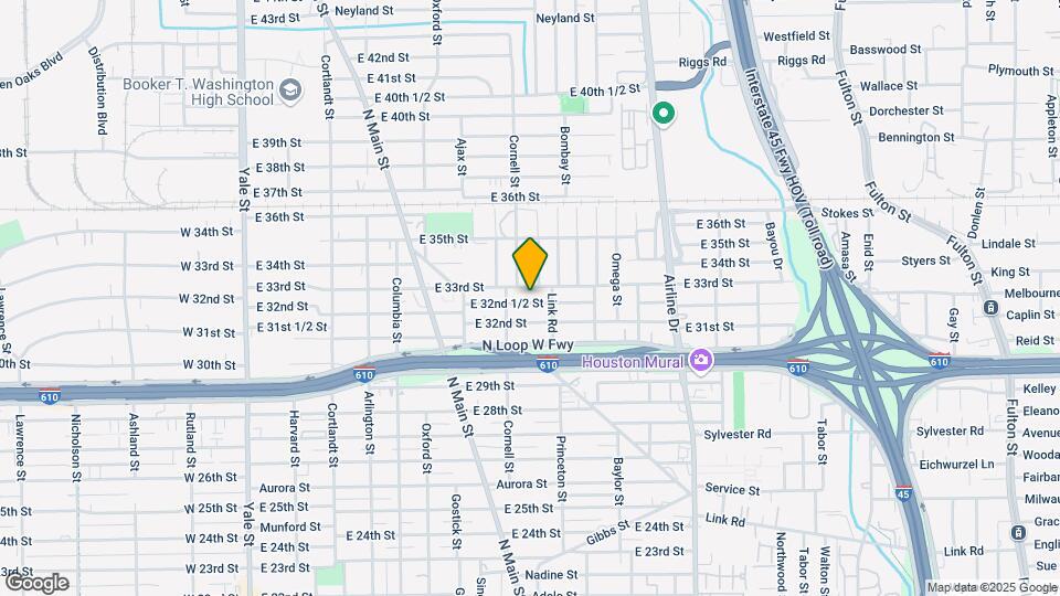 813 E 32nd 1/2 St Map and Location Details