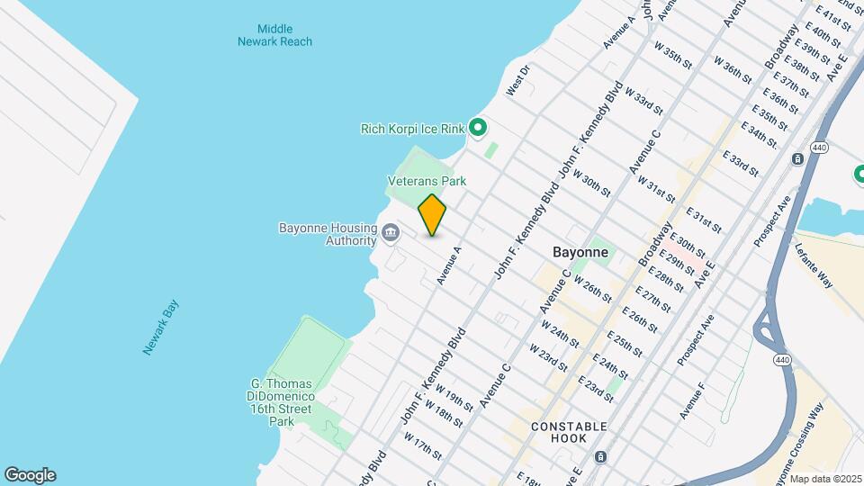 175 W 24th St Mapa y Detalles de la Ubicación
